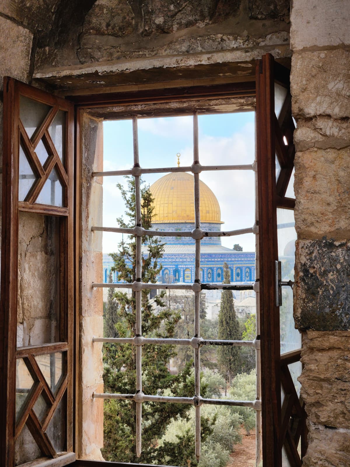 DİLİN ÖTESİNDE: KAVRAMLARLA DÜŞÜNCENİN İNŞASI